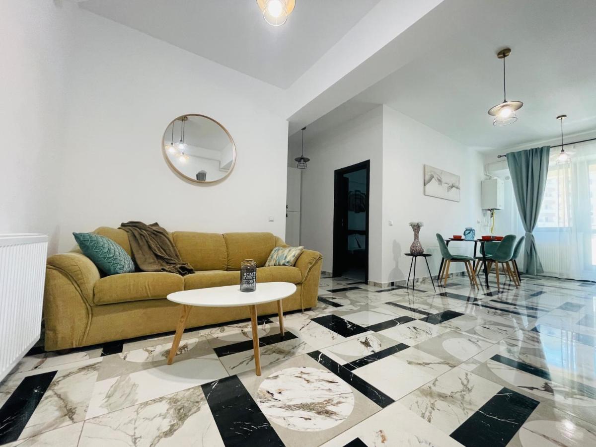 Family Apartment Near Palas Mall Iasi Exterior photo
