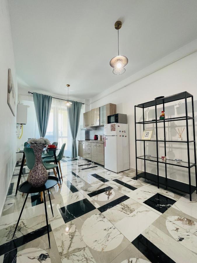 Family Apartment Near Palas Mall Iasi Exterior photo